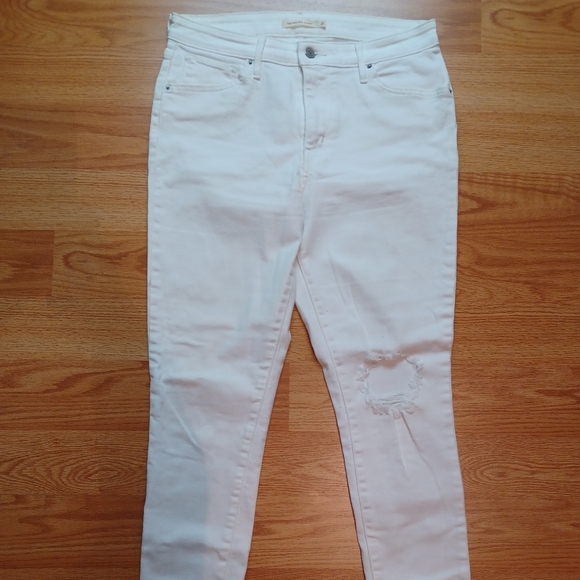 Crisp White Levis - Picture 1 of 6